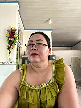 Snapshot of NDith chatting on October 18, 2025, 1:29 am NDith online show from October 18, 2025, 1:29 am