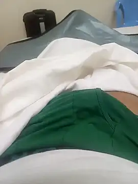 Snapshot of littlehornysons chatting on February 14, 2025, 5:25 pm littlehornysons online show from February 14, 2025, 5:25 pm