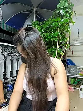 lyna bl online show from September 12, 2025, 1:11 pm
