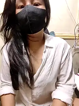 lyna bl online show from March 8, 2025, 1:25 pm