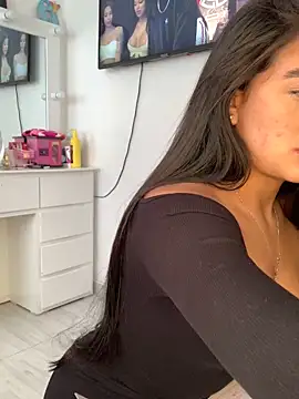Snapshot of ArianaRouss chatting on December 5, 2024, 9:00 pm ArianaRouss online show from December 5, 2024, 9:00 pm