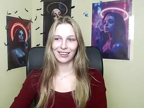 StrangerGi online show from May 20, 2026, 7:55 pm