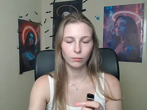 StrangerGi online show from July 28, 2026, 6:21 am