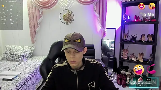 Matthew Boy  online show from November 19, 2025, 4:45 am