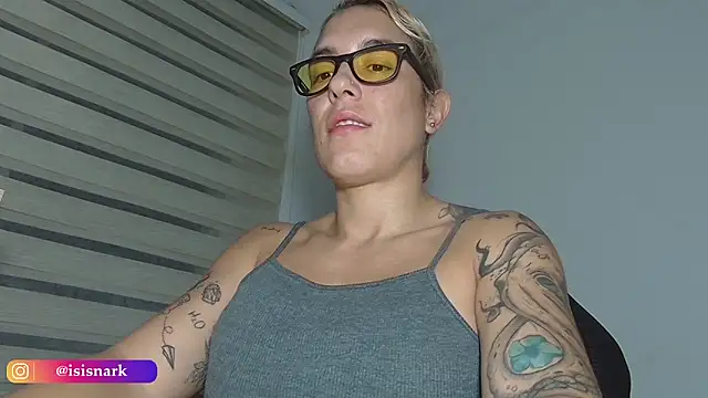 Isis69  online show from April 9, 2026, 11:44 pm