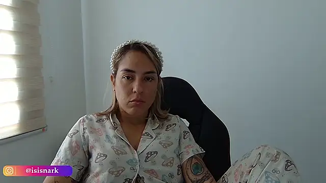 Snapshot of Isis69_ chatting on October 4, 2025, 3:46 pm Isis69  online show from October 4, 2025, 3:46 pm