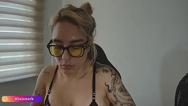 Isis69  online show from April 16, 2026, 9:50 pm