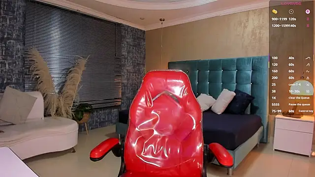 MelanieRioss online show from May 12, 2026, 1:50 pm
