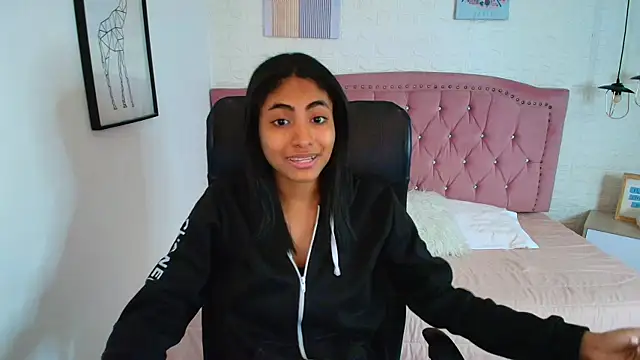 shaneelle online show from November 28, 2025, 3:07 am