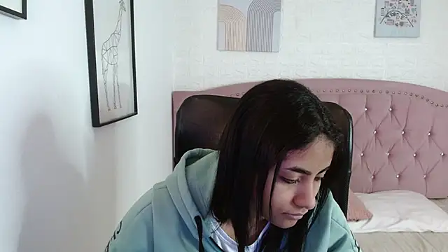 Snapshot of shaneelle chatting on October 31, 2025, 3:03 am shaneelle online show from October 31, 2025, 3:03 am