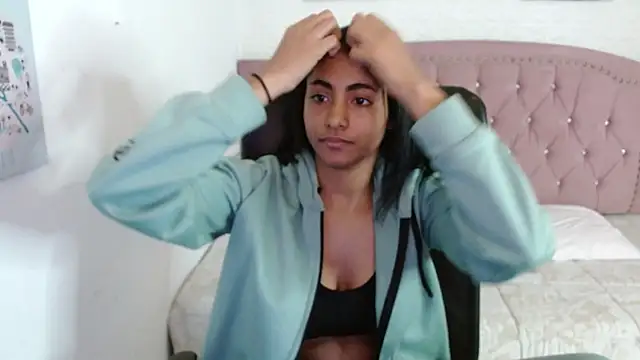 Snapshot of shaneelle chatting on September 25, 2025, 3:12 am shaneelle online show from September 25, 2025, 3:12 am