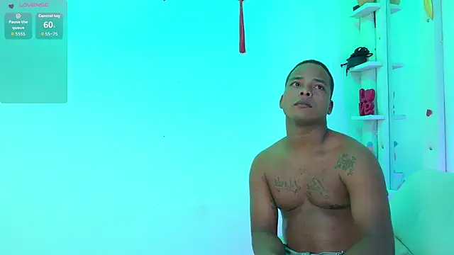 Snapshot of _exoticcouple69_ chatting on October 4, 2025, 12:17 pm exoticcouple69 online show from October 4, 2025, 12:17 pm