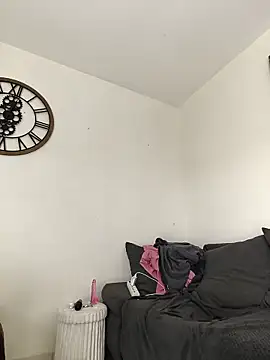 XXJulieXXhot online show from April 14, 2026, 12:10 pm