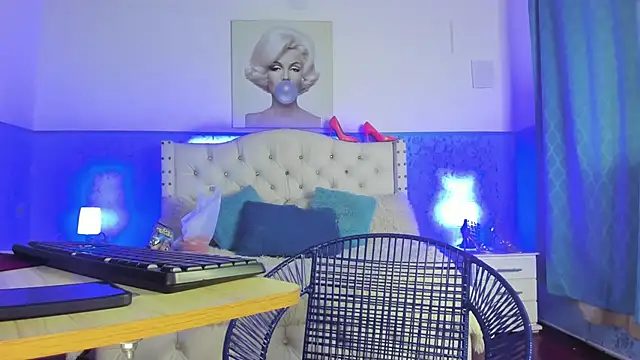 Snapshot of sweetandpervet chatting on October 17, 2025, 3:25 pm sweetandpervet online show from October 17, 2025, 3:25 pm