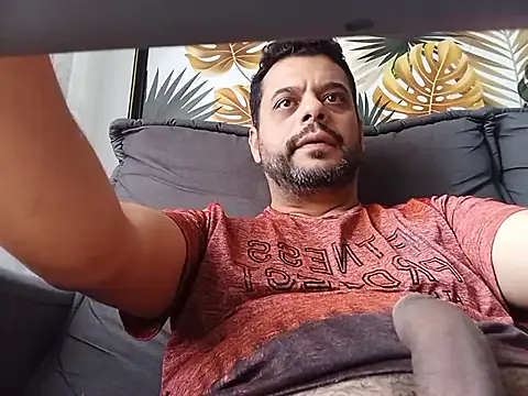 HornyBeachBoyBR online show from November 8, 2025, 1:58 pm