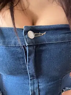 izanmiller2001 online show from October 6, 2025, 6:08 pm