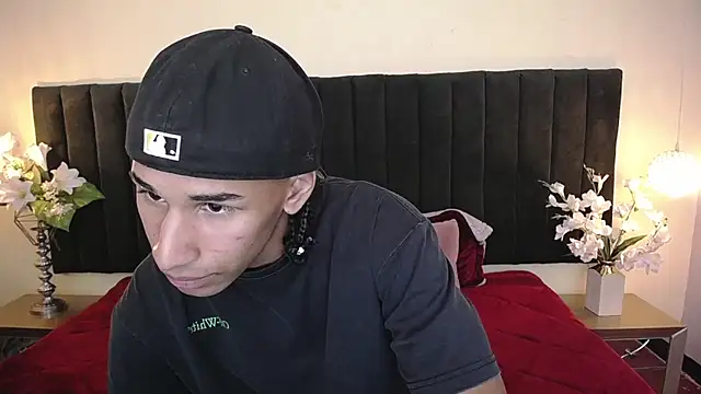 soft attraction online show from April 13, 2026, 8:02 pm