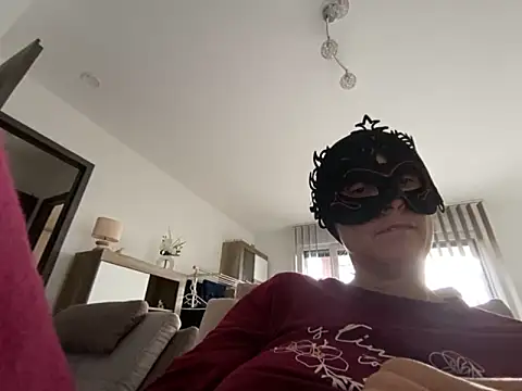 Marilou1983 online show from October 24, 2025, 10:25 am