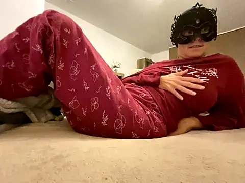 Marilou1983 online show from September 18, 2025, 8:12 pm