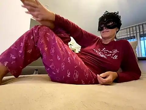 Marilou1983 online show from September 22, 2025, 3:29 pm