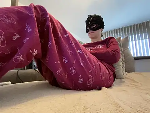 Marilou1983 online show from February 11, 2025, 1:20 pm