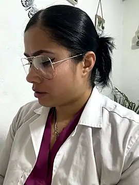 Snapshot of Sweet__Nurse1 chatting on October 23, 2025, 5:33 pm Sweet  Nurse1 online show from October 23, 2025, 5:33 pm