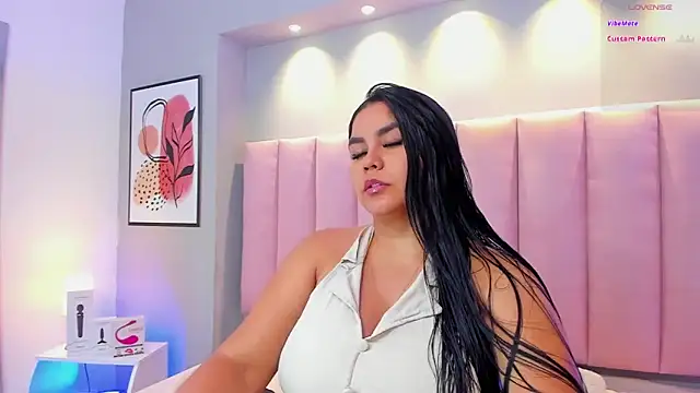 KeilyRoss online show from October 6, 2025, 9:15 pm