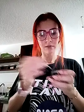 Snapshot of Amaranta_e chatting on February 3, 2025, 12:25 pm Amaranta e online show from February 3, 2025, 12:25 pm