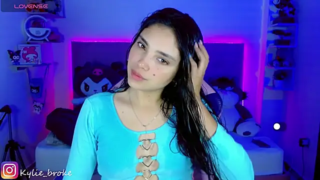 Snapshot of Kylie_brokee chatting on January 28, 2025, 9:08 pm Kylie brokee online show from January 28, 2025, 9:08 pm