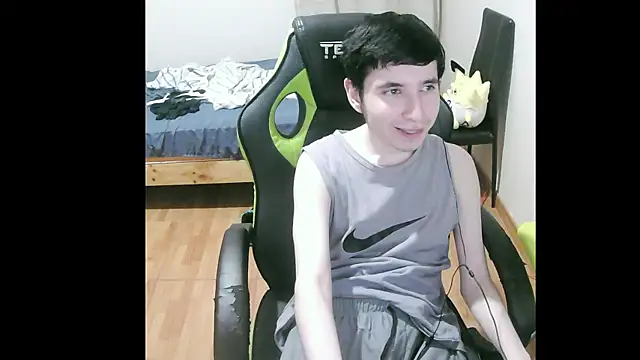 Snapshot of Twink_martinboy chatting on January 11, 2025, 1:37 am Twink martinboy online show from January 11, 2025, 1:37 am