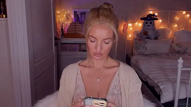 aestetick online show from October 21, 2025, 1:10 pm