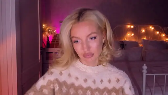 aestetick online show from February 2, 2026, 3:55 pm