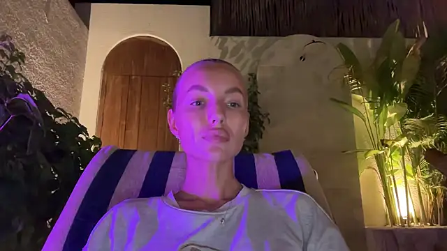 aestetick online show from November 22, 2025, 12:48 pm