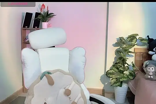  Aimy  online show from March 19, 2025, 3:29 pm