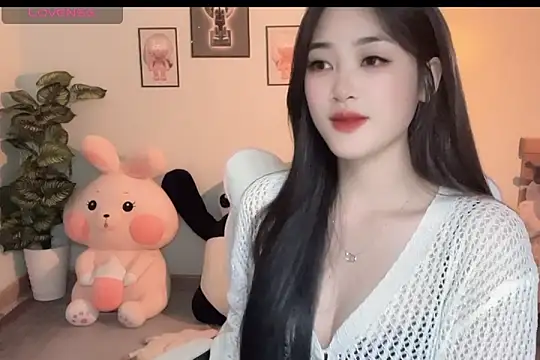  Aimy  online show from October 1, 2025, 5:17 pm