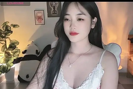  Aimy  online show from September 8, 2025, 4:06 pm