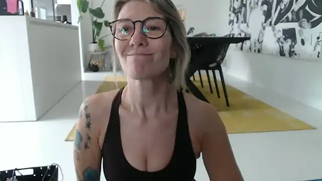 godinflower online show from September 29, 2025, 9:27 am