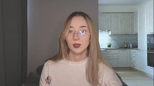 Snapshot of VikiSea chatting on March 7, 2025, 1:07 pm VikiSea online show from March 7, 2025, 1:07 pm