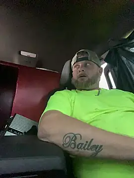 rocket8669 online show from April 7, 2026, 7:48 pm