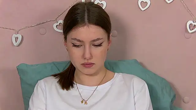 AliceMoreno online show from February 13, 2025, 11:47 pm