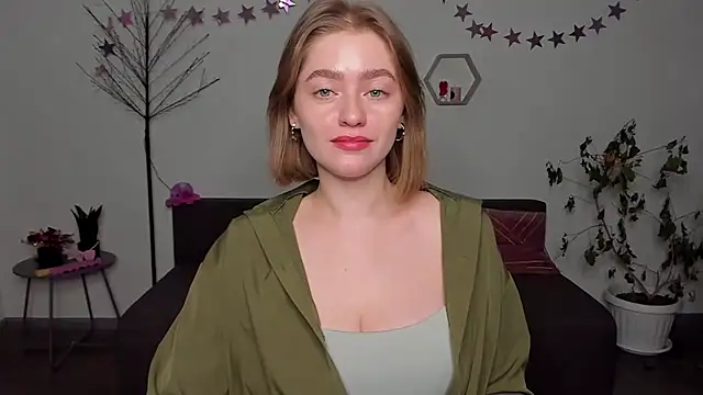 Snapshot of AidaPerry chatting on December 23, 2024, 6:15 pm AidaPerry online show from December 23, 2024, 6:15 pm