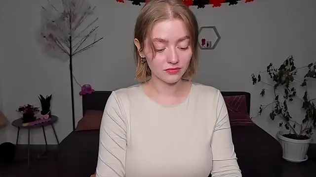 Snapshot of AidaPerry chatting on December 10, 2024, 1:44 pm AidaPerry online show from December 10, 2024, 1:44 pm