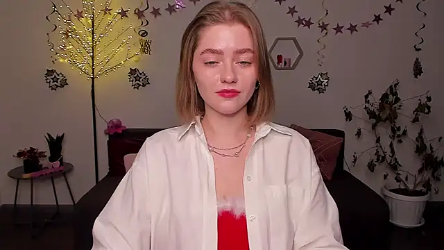 Snapshot of AidaPerry chatting on December 30, 2024, 6:38 pm AidaPerry online show from December 30, 2024, 6:38 pm