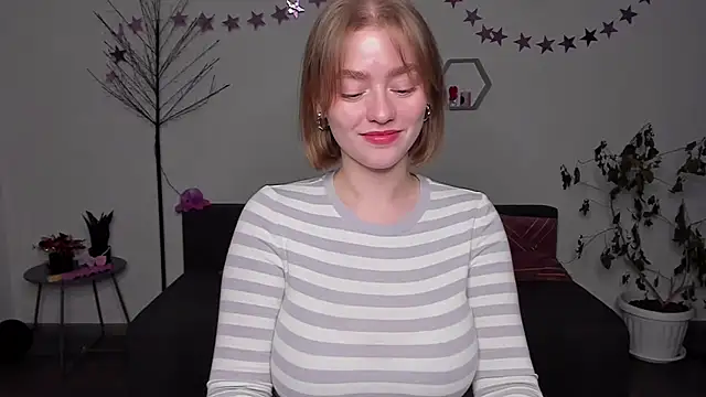 Snapshot of AidaPerry chatting on December 12, 2024, 5:59 pm AidaPerry online show from December 12, 2024, 5:59 pm