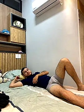 alessandroo013 online show from October 31, 2025, 2:19 am