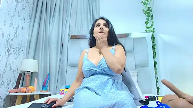 Snapshot of _Marcela__ chatting on October 23, 2025, 12:26 pm  Marcela   online show from October 23, 2025, 12:26 pm