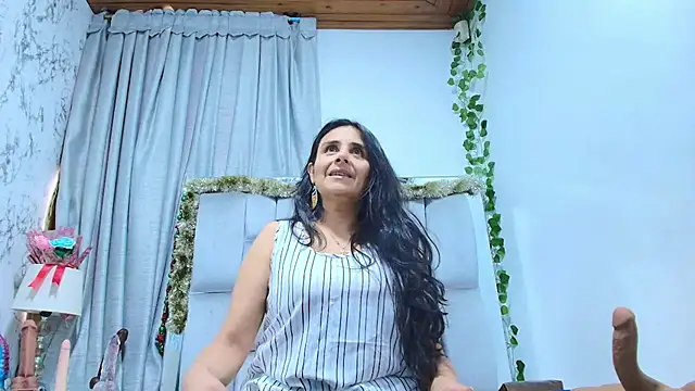  Marcela   online show from December 16, 2025, 12:42 pm