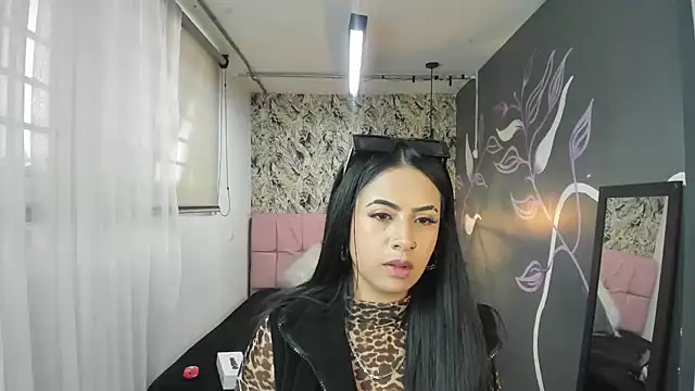 Snapshot of CharlotteeGray_ chatting on February 6, 2025, 7:40 pm CharlotteeGray online show from February 6, 2025, 7:40 pm