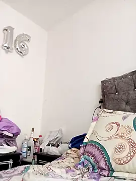 Juanamd1 online show from December 4, 2025, 12:59 pm