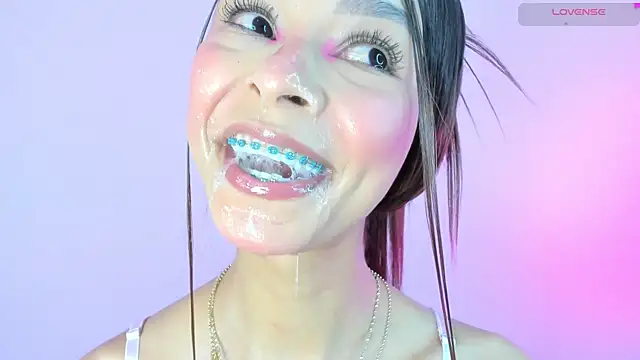 Snapshot of sofia_quiros chatting on January 18, 2025, 10:39 am sofia quiros online show from January 18, 2025, 10:39 am